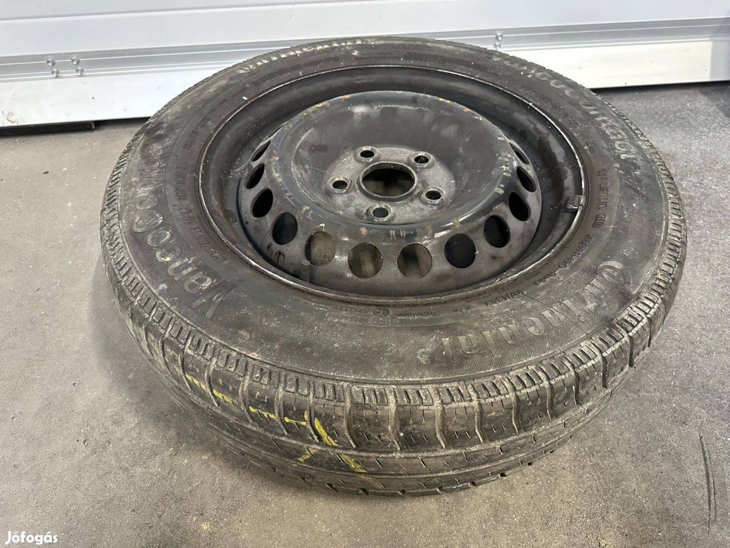 205/65R16C 107/105T Continental nyári gumi [1db] VW felnin